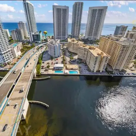 Ocean Views - Pool & Gym - Pet Friendly - Close To Beach Hallandale Beach Exterior photo