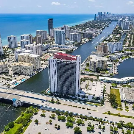 Ocean Views - Pool & Gym - Pet Friendly - Close To Beach Hallandale Beach Exterior photo