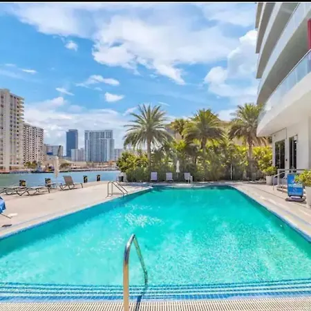 Ocean Views - Pool & Gym - Pet Friendly - Close To Beach Hallandale Beach Exterior photo