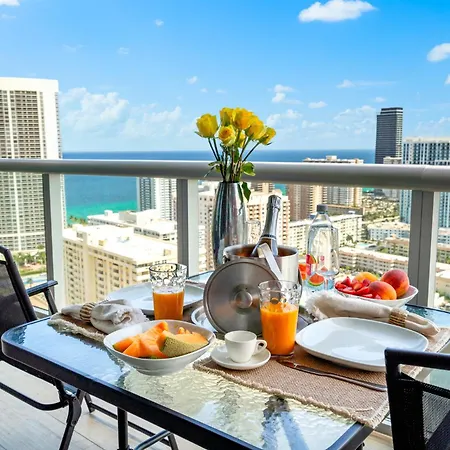 Ocean Views - Pool & Gym - Pet Friendly - Close To Beach Hallandale Beach Exterior photo