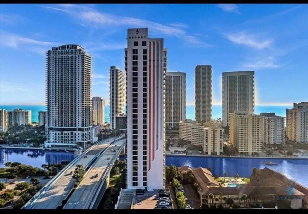 Ocean Views - Pool & Gym - Pet Friendly - Close To Apartment