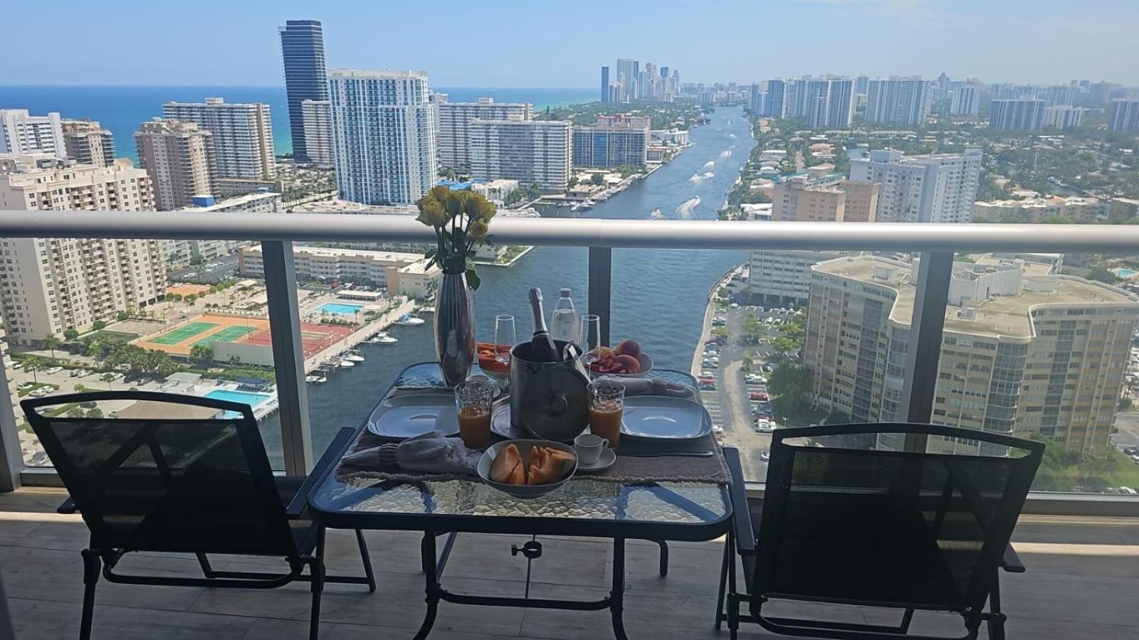 Ocean Views - Pool & Gym - Pet Friendly - Close To Apartment *