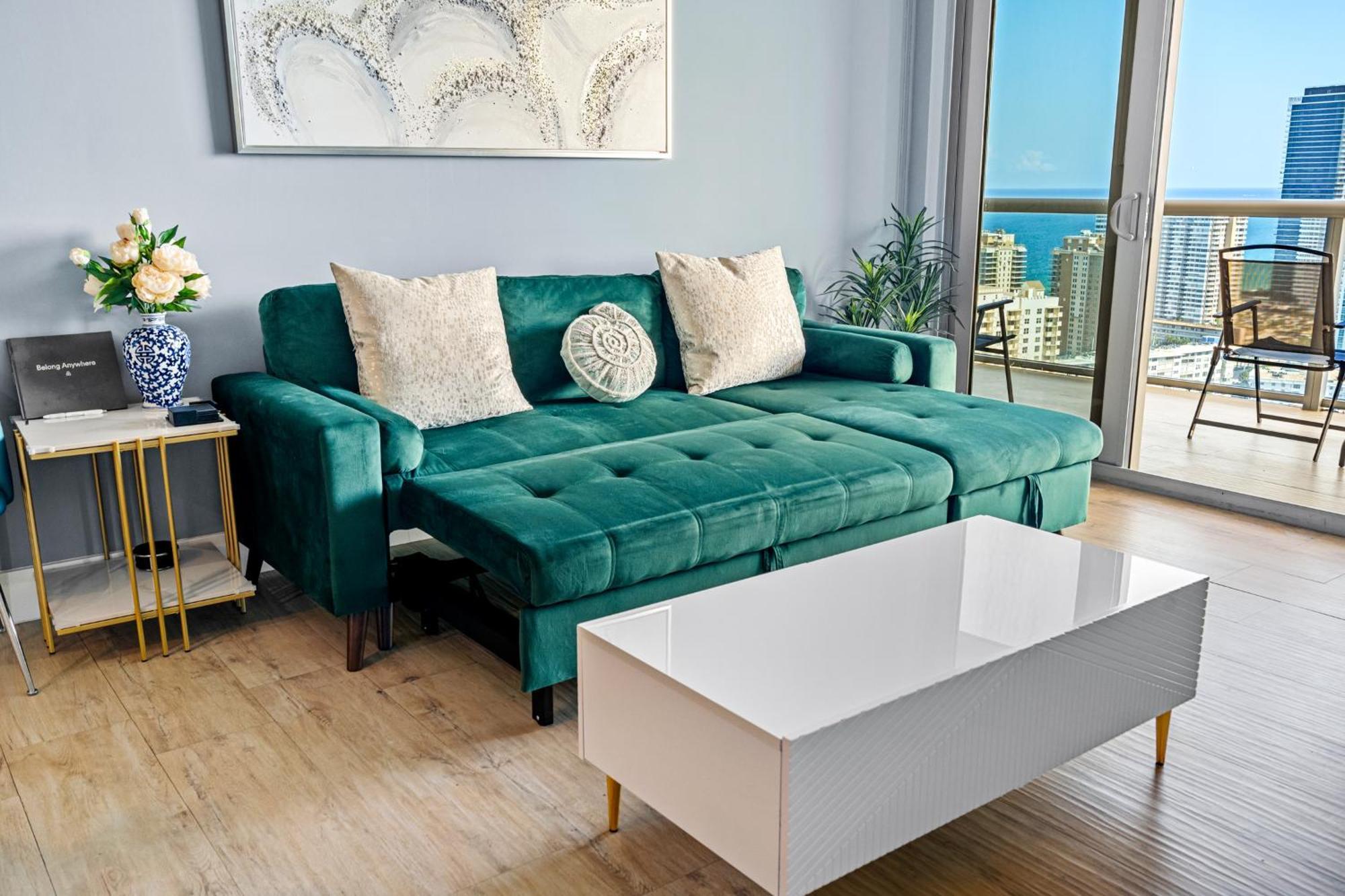 Ocean Views - Pool & Gym - Pet Friendly - Close To Apartment Hallandale Beach