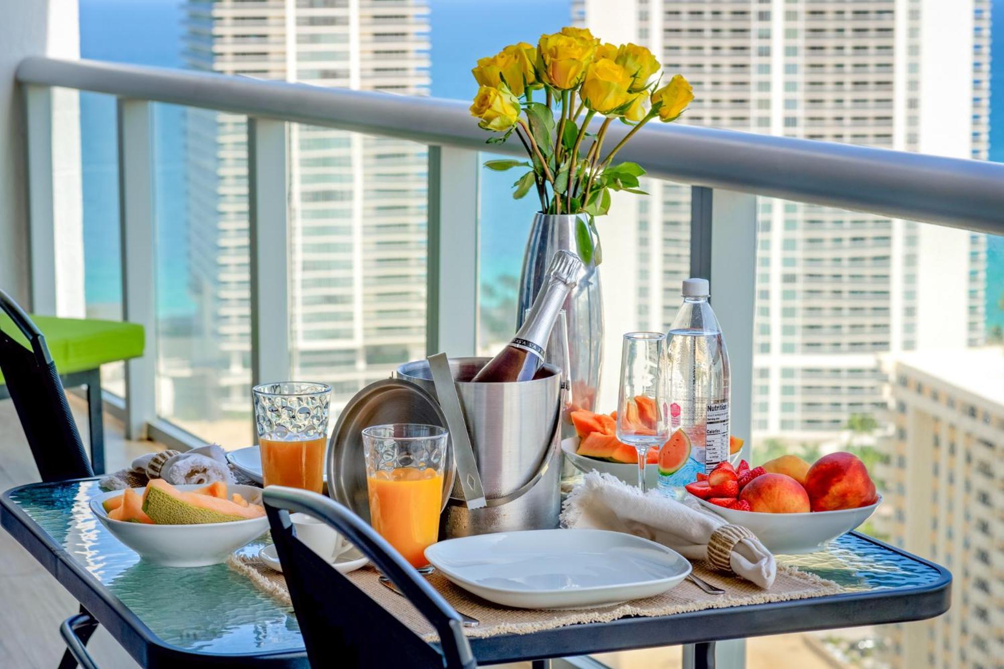 Apartment Ocean Views - Pool & Gym - Pet Friendly - Close To Hallandale Beach