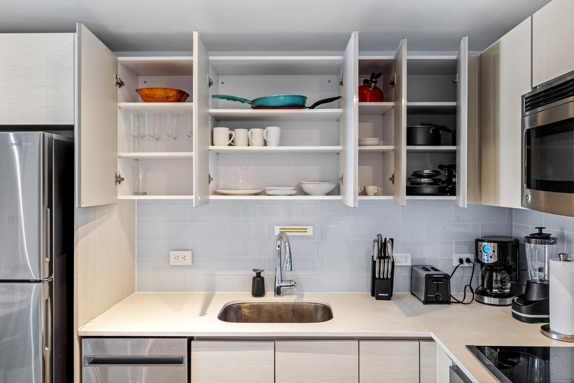 Ocean Views - Pool & Gym - Pet Friendly - Close To Apartment