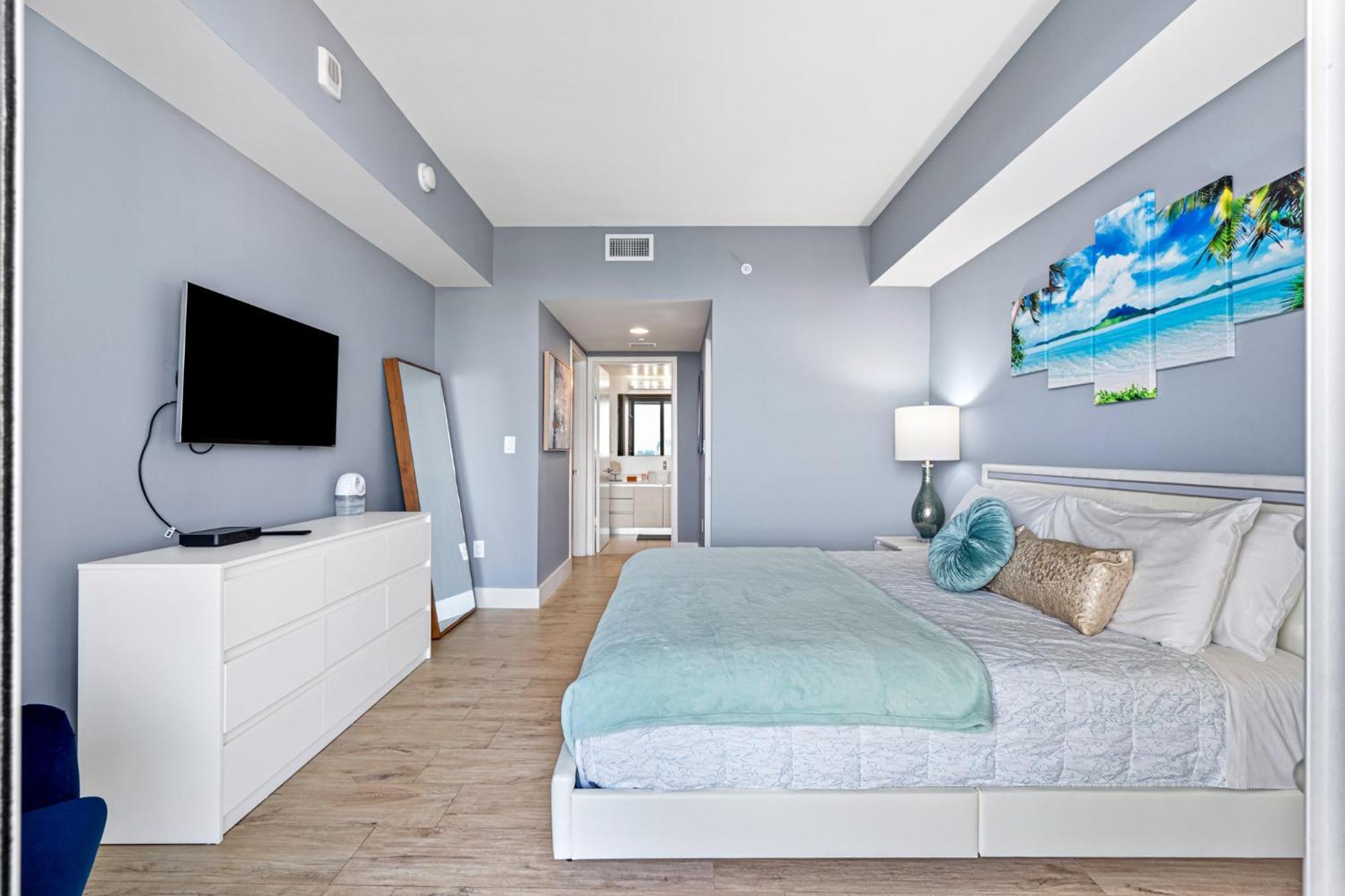 Apartment Ocean Views - Pool & Gym - Pet Friendly - Close To