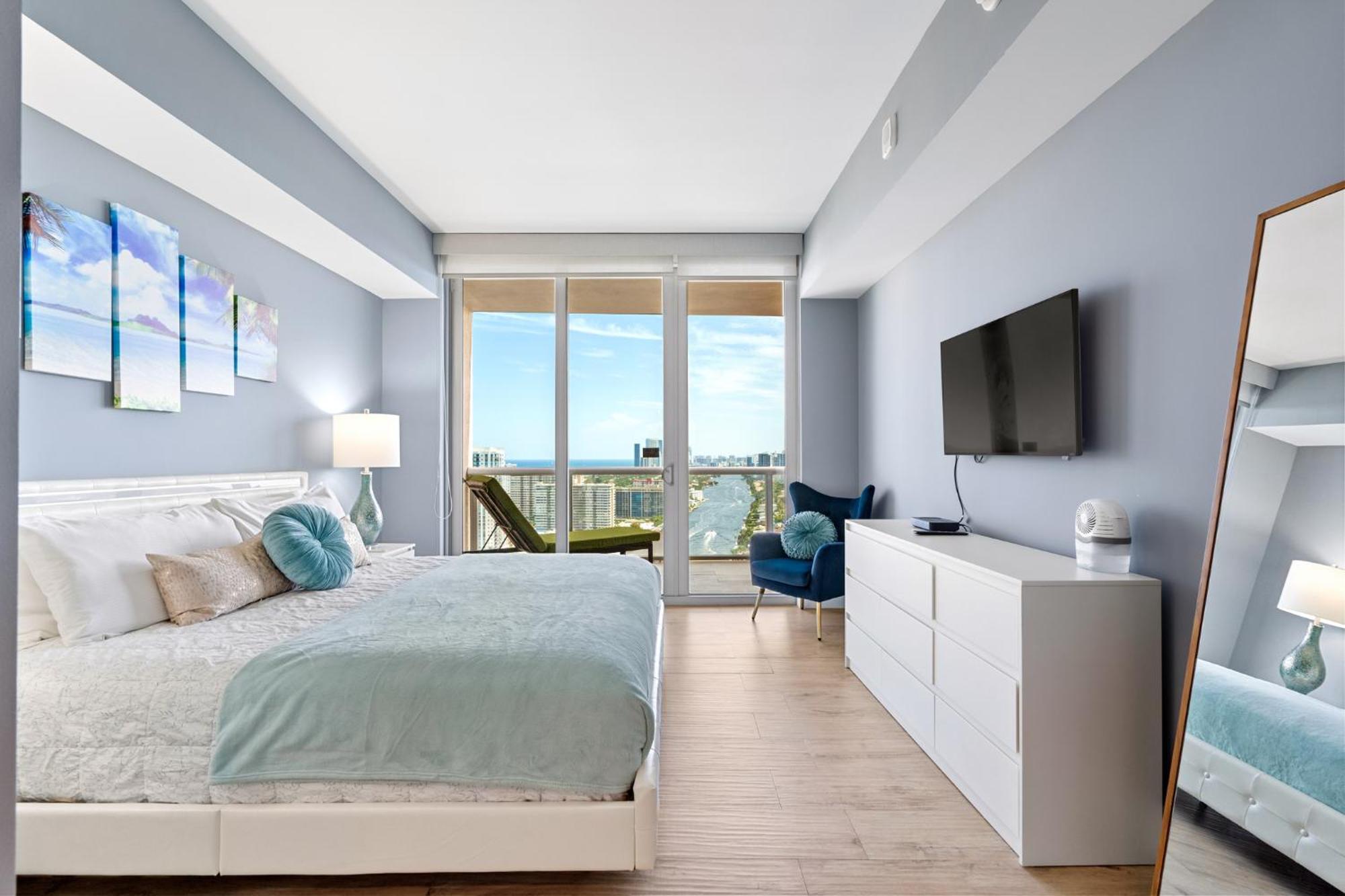Ocean Views - Pool & Gym - Pet Friendly - Close To Apartment